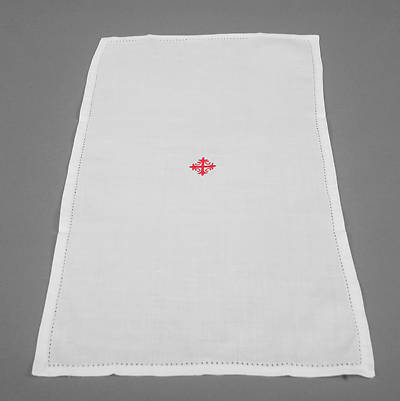 Picture of Cambric Linen Purificator with Red Cross and Vine - Pack of 3